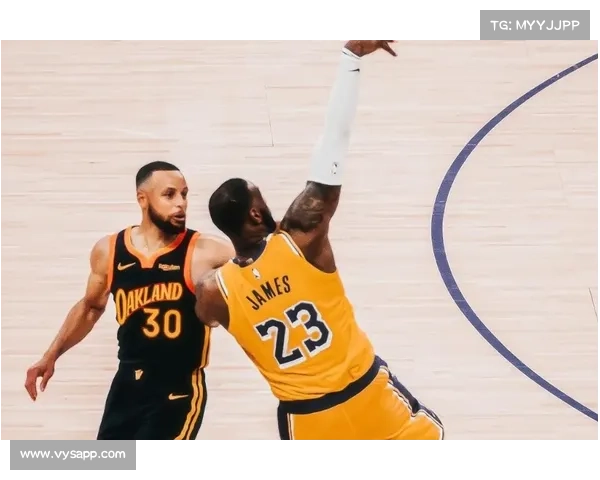 NBA精彩比分赛事回顾:湖人勇士巅峰对决,库里绝杀三分助队逆转,最终比分122120 NBA精彩比分赛事回顾:湖人勇士巅峰对决,库里绝杀三分助队逆转,最终比分122120
